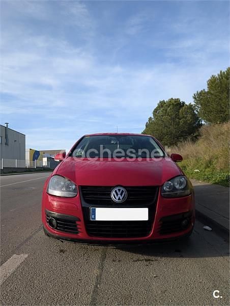 Usado VW Golf V Highline 140 CV (102 kW) 2007 Rojo Berlina