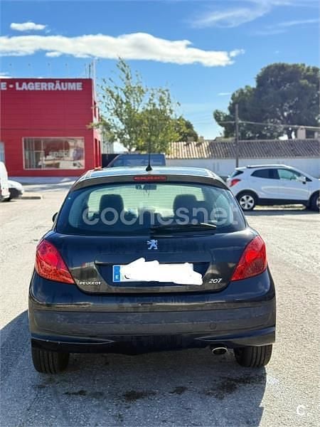 Usado Peugeot 207 110 CV (80 kW) 2006 Negro Berlina