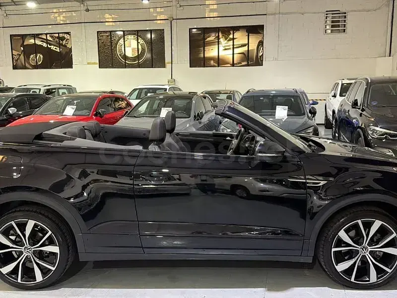 Usado VW T-Roc R-line 150 CV (110 kW) 2025 Negro SUV