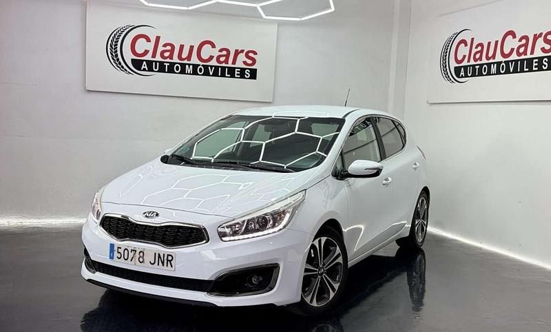 Blanco Usado 2016 Kia Ceed Utilitario | 10.300 € (Precio justo) - Imagen 1/4