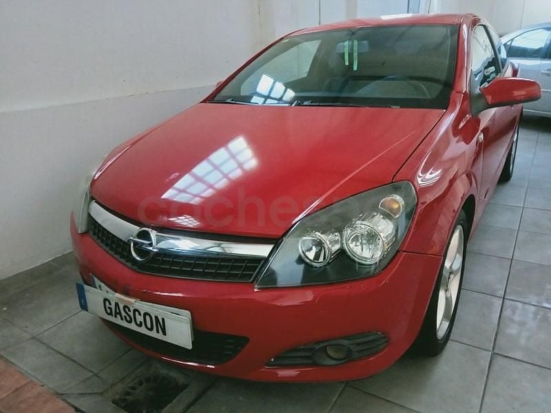 Usado Opel Astra GTC Sport 150 CV (110 kW) 2007 Rojo Berlina