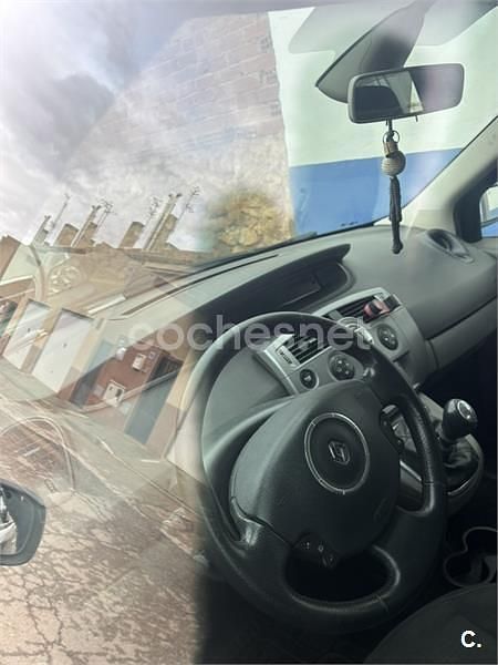 Usado Renault Scénic II Dynamique 105 CV (77 kW) 2007 Gris / plata Monovolumen