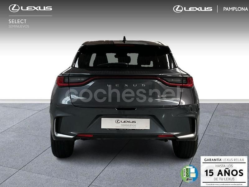 Usado Lexus LBX 136 CV (100 kW) 2024 Gris / plata SUV