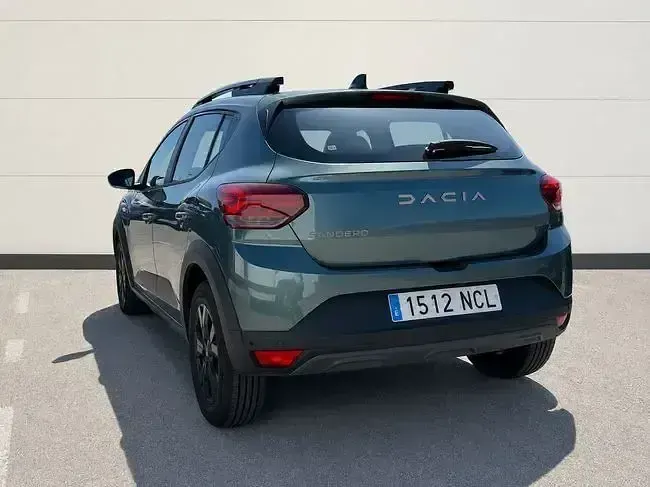 Usado Dacia Sandero Extreme 101 CV (74 kW) 2025 Verde Berlina