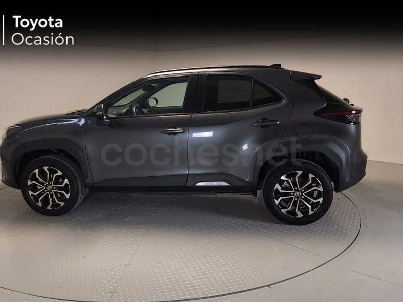 Nuevo Toyota Yaris Cross Active 130 CV (95 kW) 2025 Gris / plata SUV