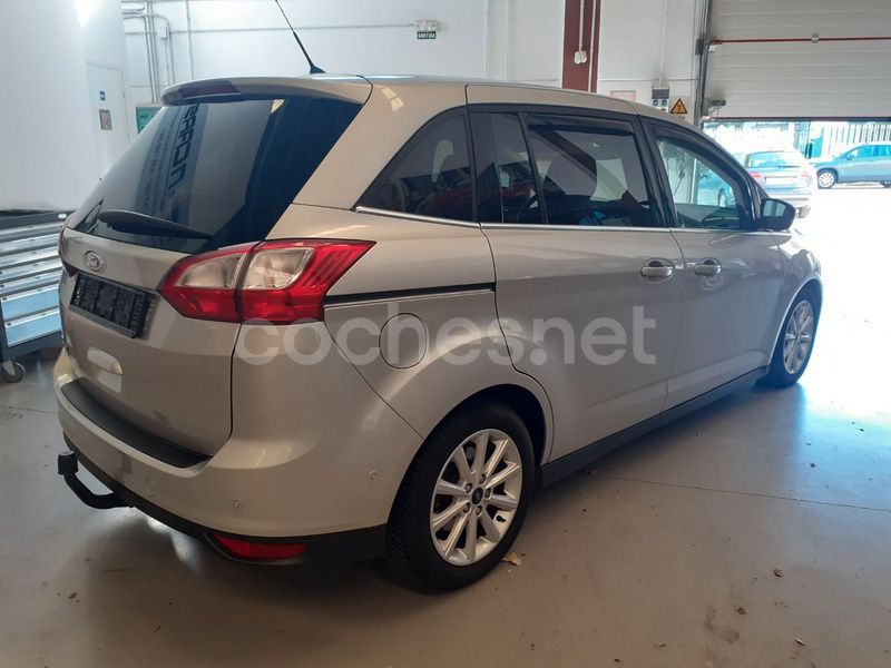 Usado Ford Grand C-Max Titanium 120 CV (88 kW) 2017 Gris / plata Monovolumen