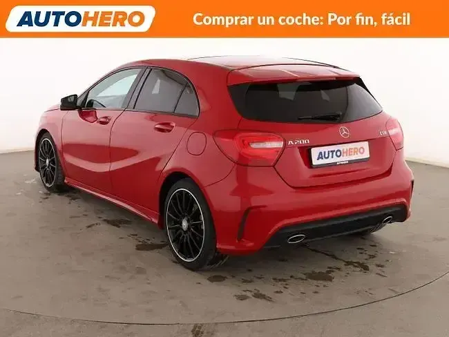 Usado Mercedes A200 AMG line 136 CV (100 kW) 2015 Rojo Utilitario