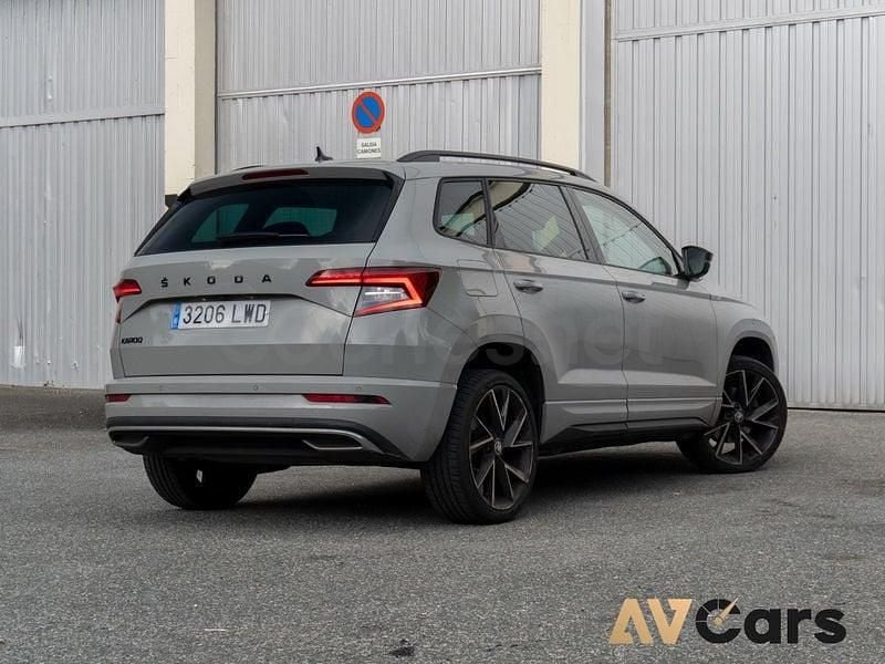 Usado Skoda Karoq SportLine 150 CV (110 kW) 2022 Gris / plata SUV