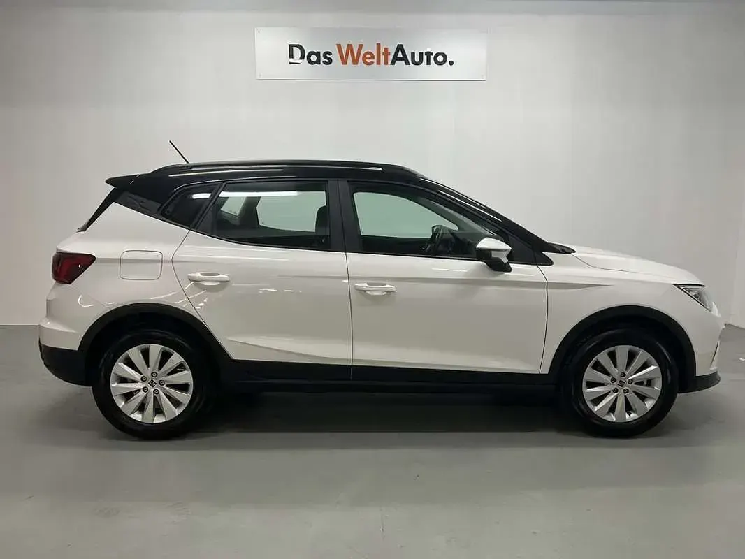 Usado Seat Arona Style 110 CV (80 kW) 2022 Blanco SUV