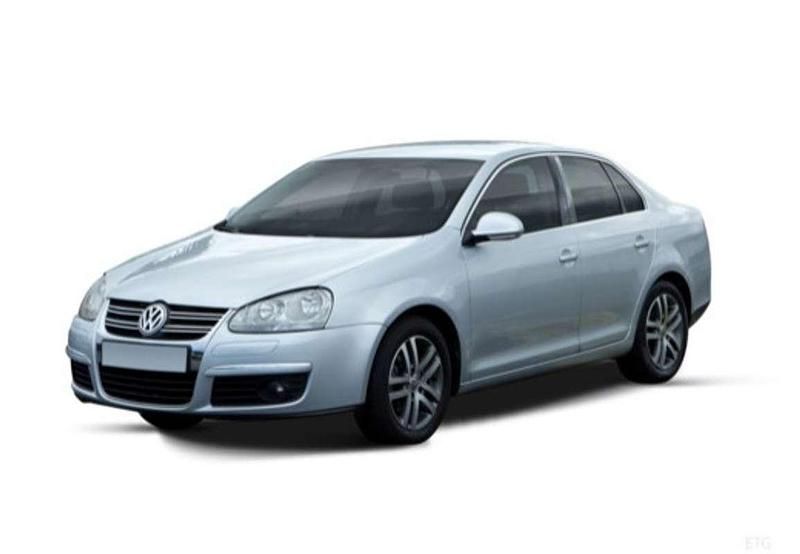 Usado VW Jetta Advance 105 CV (77 kW) 2011 Gris Berlina
