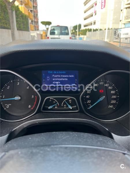 Usado Ford Focus Trend 95 CV (69 kW) 2014 Azul Berlina
