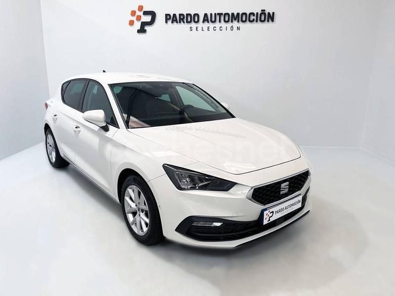Blanco Usado 2021 Seat Leon Style Berlina | 19.900 € (Un poco caro) - Imagen 1/4