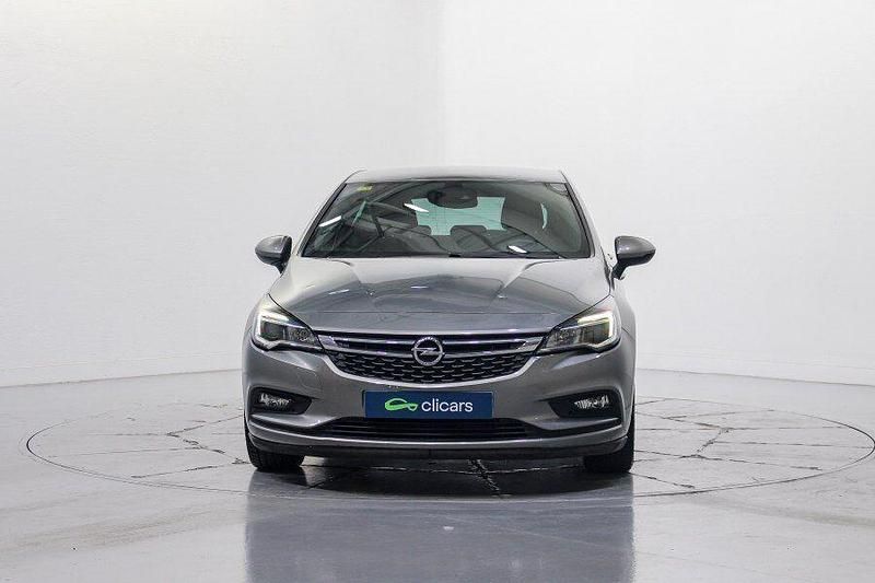 Usado Opel Astra Dynamic 136 CV (100 kW) 2016 Verde Berlina