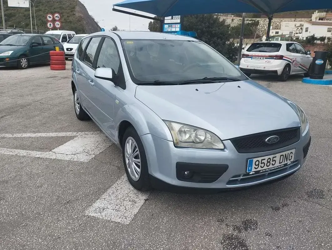Usado Ford Focus Trend 109 CV (80 kW) 2005 Azul Familiar