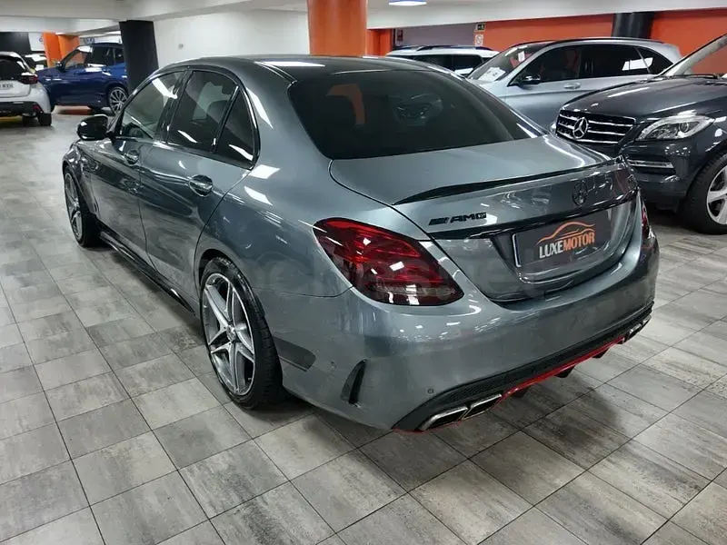 Usado Mercedes C63S AMG 510 CV (375 kW) 2017 Gris / plata Berlina