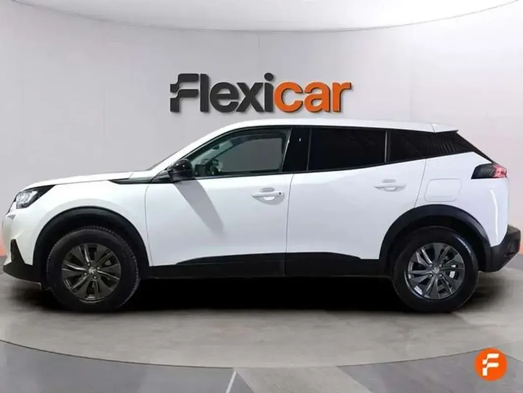 Usado Peugeot 2008 Active 110 CV (80 kW) 2022 Blanco SUV