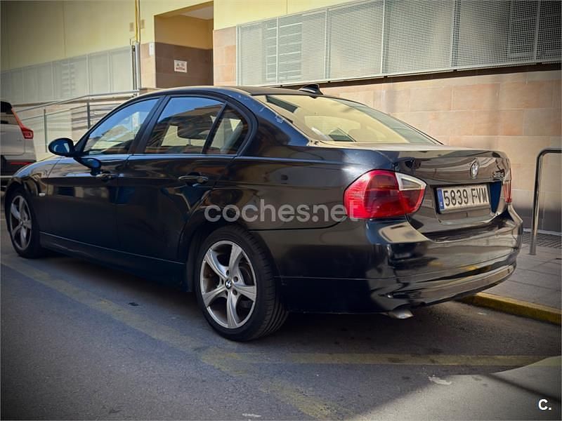 Usado BMW 318 122 HP (89 kW) 2007 Preto Sedan