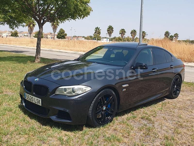 Gris / plata Usado 2013 BMW M550 Berlina | 27.499 € - Imagen 1/4