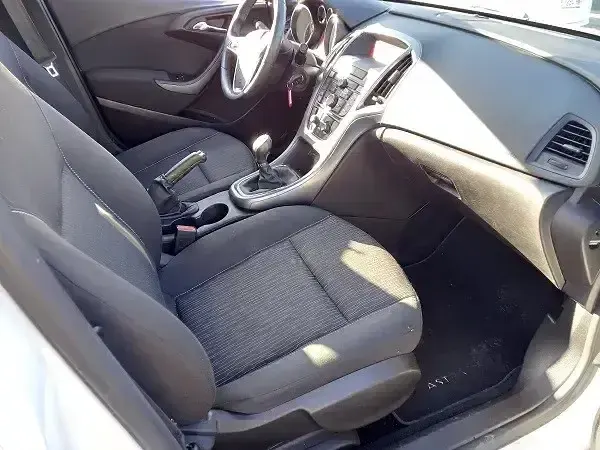 Usado Opel Astra Business 110 CV (80 kW) 2017 Blanco Utilitario