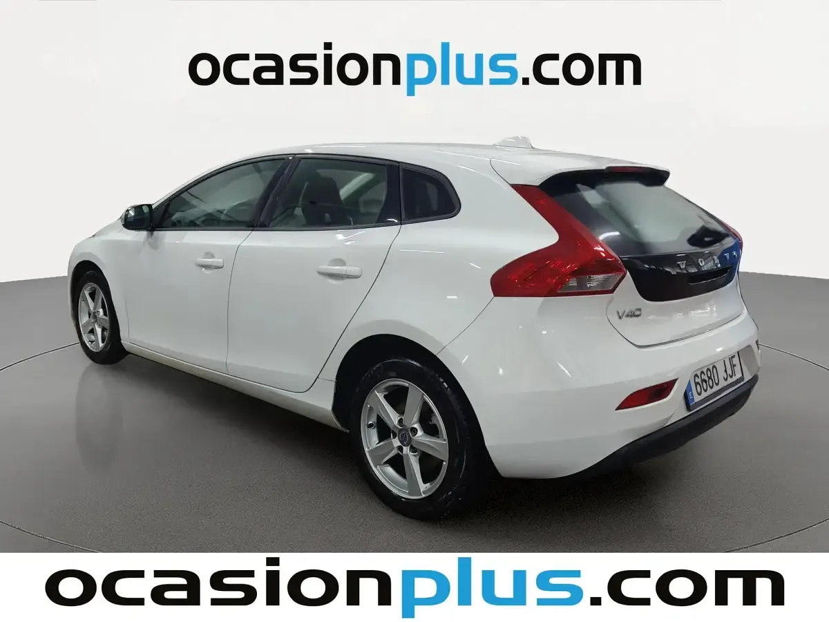 Usado Volvo V40 Kinetic 120 CV (88 kW) 2015 Blanco Utilitario