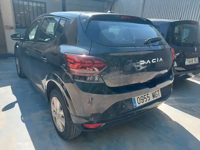 Usado Dacia Sandero Essentiel 101 CV (74 kW) 2023 Negro Berlina