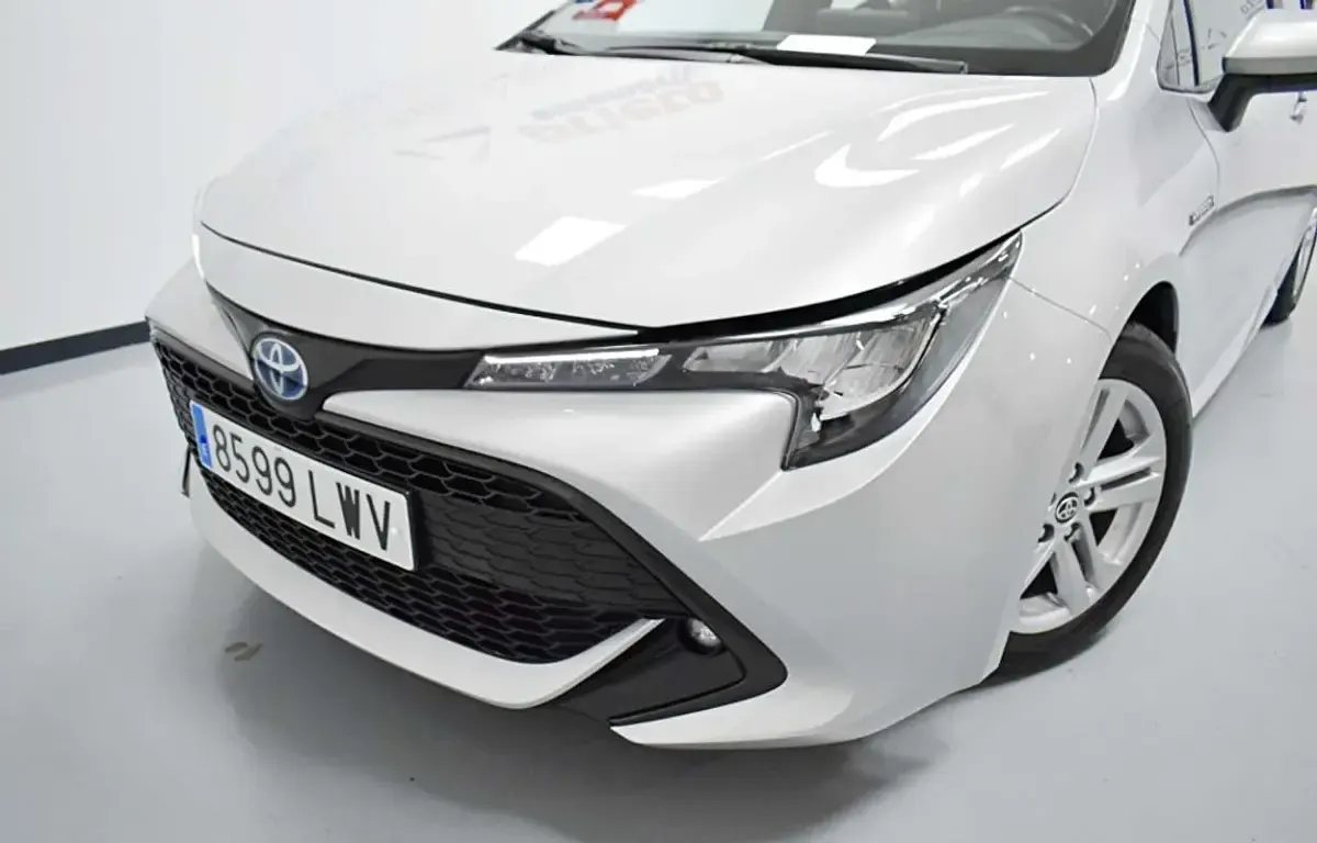 Usado Toyota Corolla Active 122 CV (89 kW) 2022 Gris Utilitario