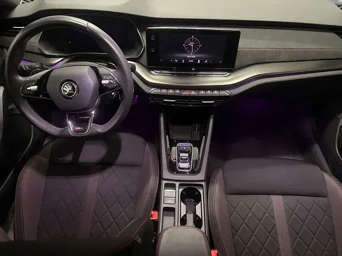 Usado Skoda Octavia RS 245 CV (180 kW) 2022 Gris Familiar