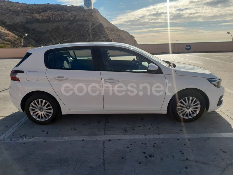 Usado Peugeot 308 Business-Line 110 CV (80 kW) 2019 Blanco Berlina