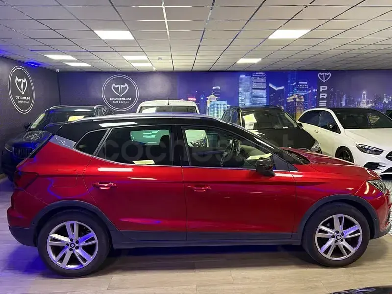 Usado Seat Arona FR 110 CV (80 kW) 2021 Granate SUV
