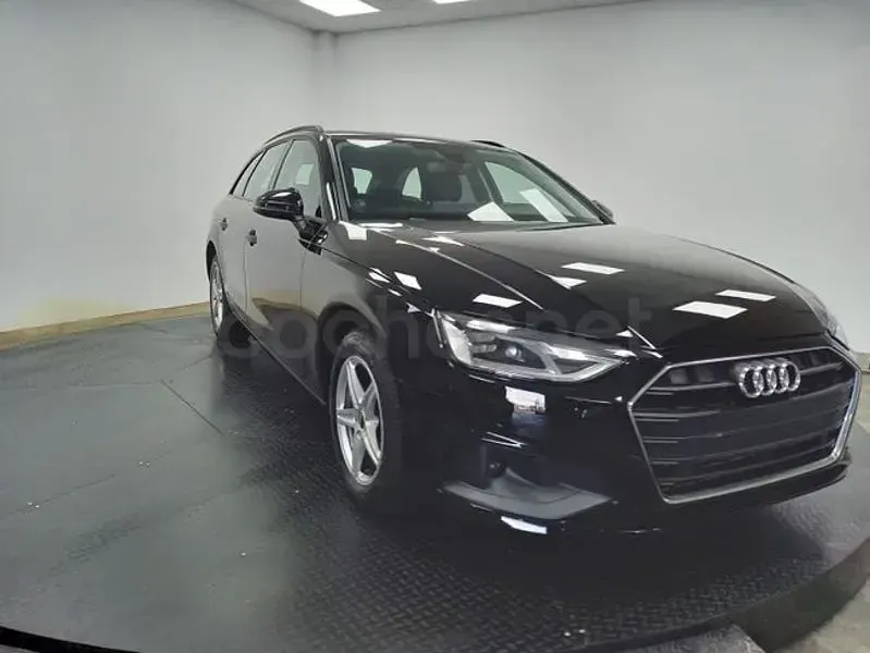 Usado Audi A4 Advanced Plus 151 CV (111 kW) 2021 Negro Familiar