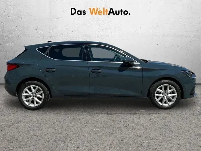Usado Seat Leon Style 116 CV (85 kW) 2025 Azul Berlina