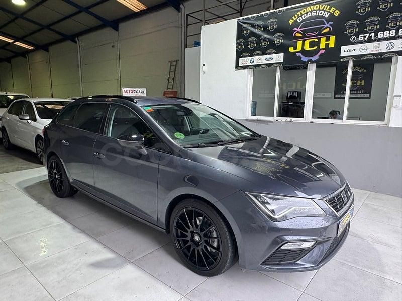 Usado Seat Leon FR 150 CV (110 kW) 2018 Gris / plata Familiar