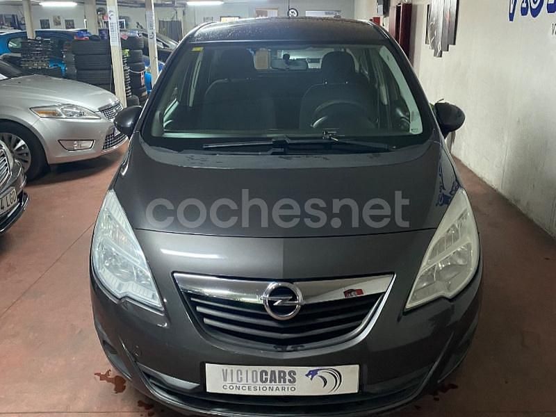 Usado Opel Meriva Expression 95 CV (69 kW) 2012 Gris / plata Monovolumen