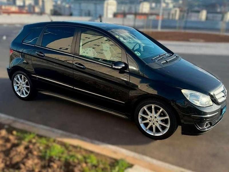 Usado Mercedes C320 140 CV (102 kW) 2007 Negro Berlina
