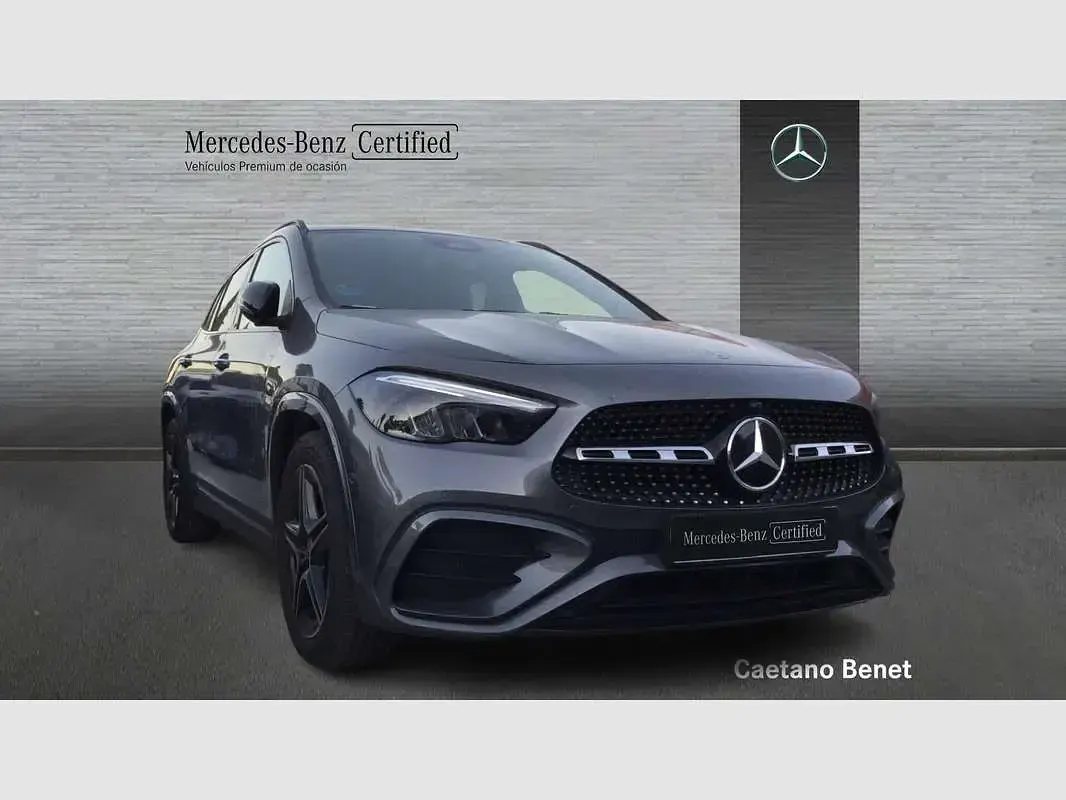 Usado Mercedes GLA200 163 CV (119 kW) 2025 Gris SUV