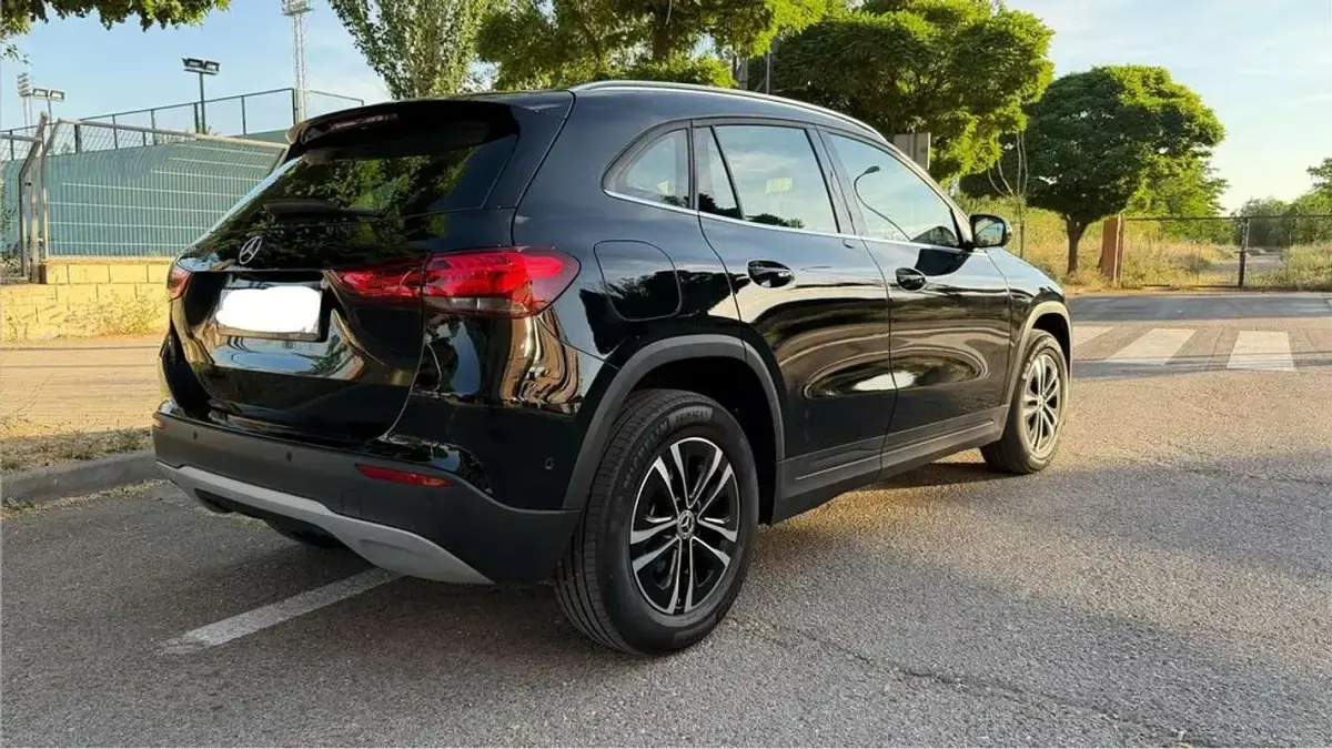 Usado Mercedes GLA250 218 CV (160 kW) 2023 Negro SUV