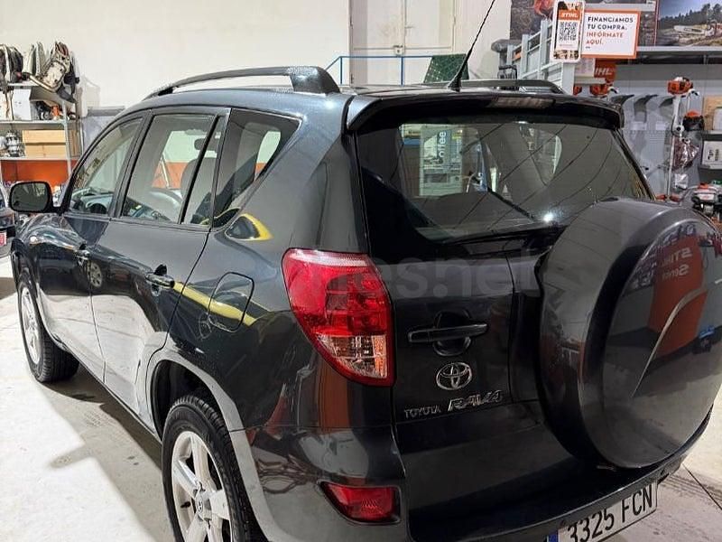 Usado Toyota RAV4 Sol 136 CV (100 kW) 2006 Gris / plata SUV