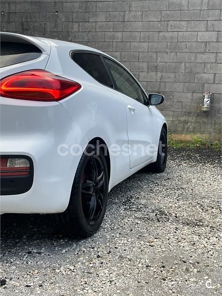 Blanco Usado 2016 Kia ProCeed Utilitario | 10.500 € (Precio justo) - Imagen 1/3