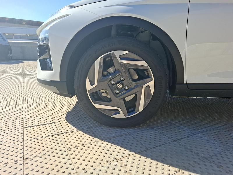 Usado Hyundai Bayon Blackline 100 CV (73 kW) 2025 Blanco atlas (techo negro) SUV