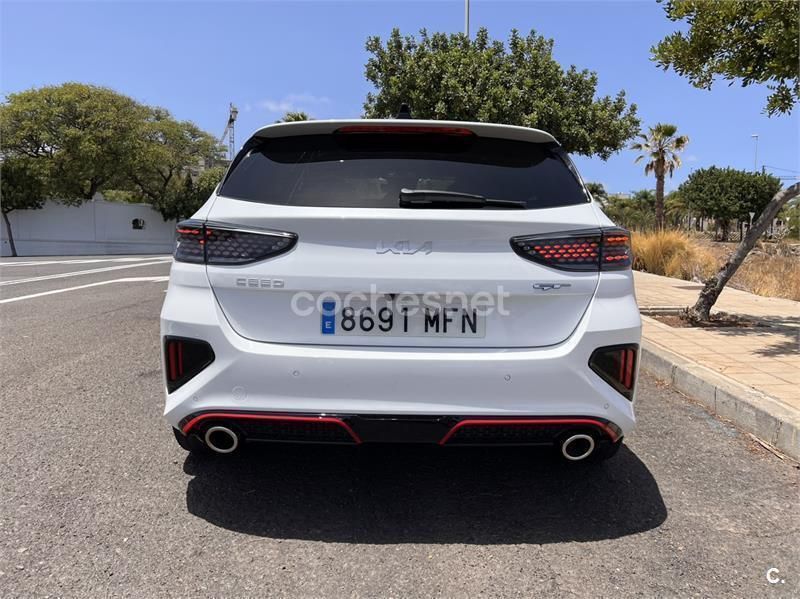Usado Kia Ceed GT GT 204 CV (150 kW) 2023 Blanco Berlina