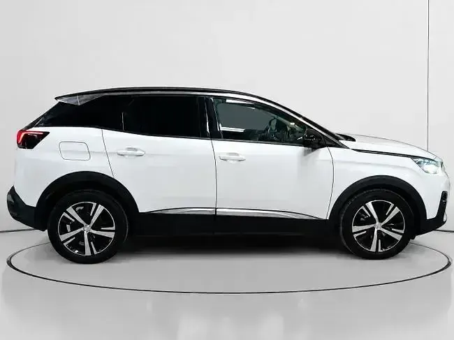 Usado Peugeot 3008 Allure 130 CV (95 kW) 2017 Blanco SUV