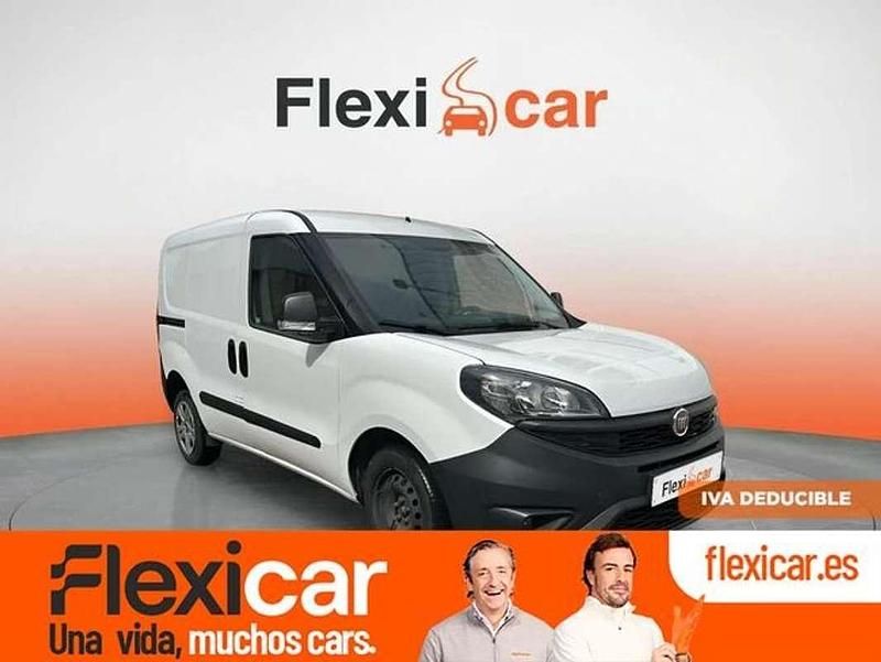 Blanco Usado 2023 Fiat Doblò Monovolumen | 11.690 € (Precio justo) - Imagen 1/4