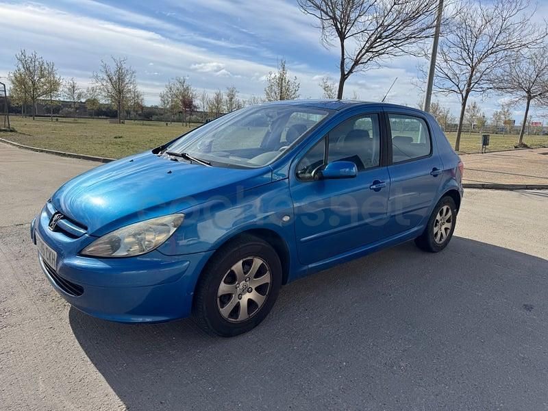 Usado Peugeot 307 90 CV (66 kW) 2004 Azul Berlina