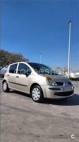 Usado Renault Modus Expression 85 CV (62 kW) 2007 Beige Monovolumen
