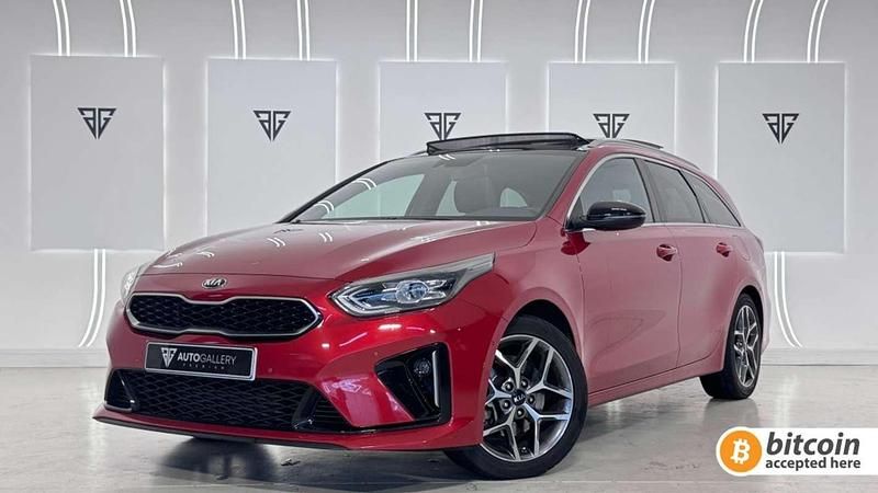 Rojo Usado 2021 Kia Ceed GT GT-Line Familiar | 19.500 € (Un poco caro) - Imagen 1/4