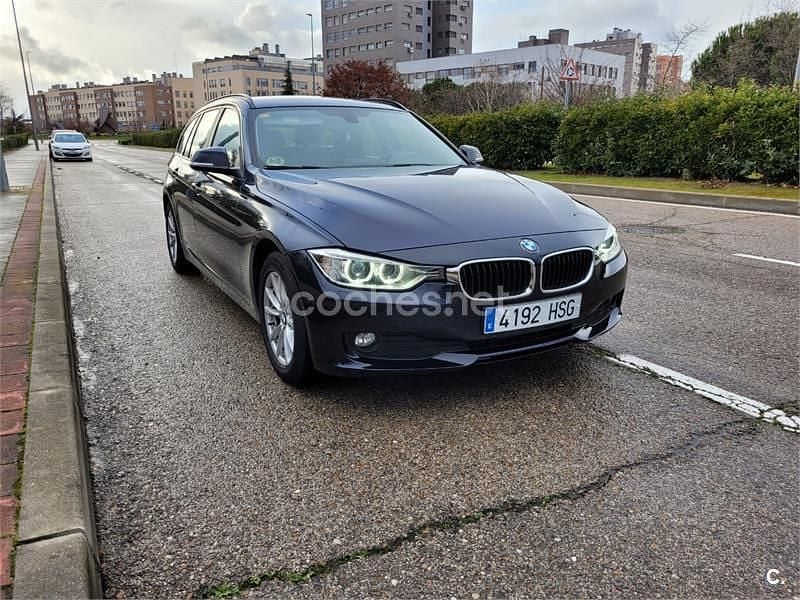 Usado BMW 318 143 CV (105 kW) 2013 Azul Familiar