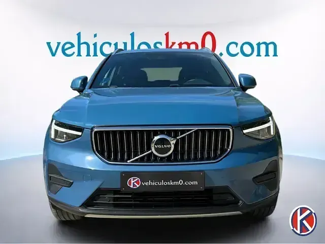Usado Volvo XC40 Core 211 HP (155 kW) 2023 Azul SUV
