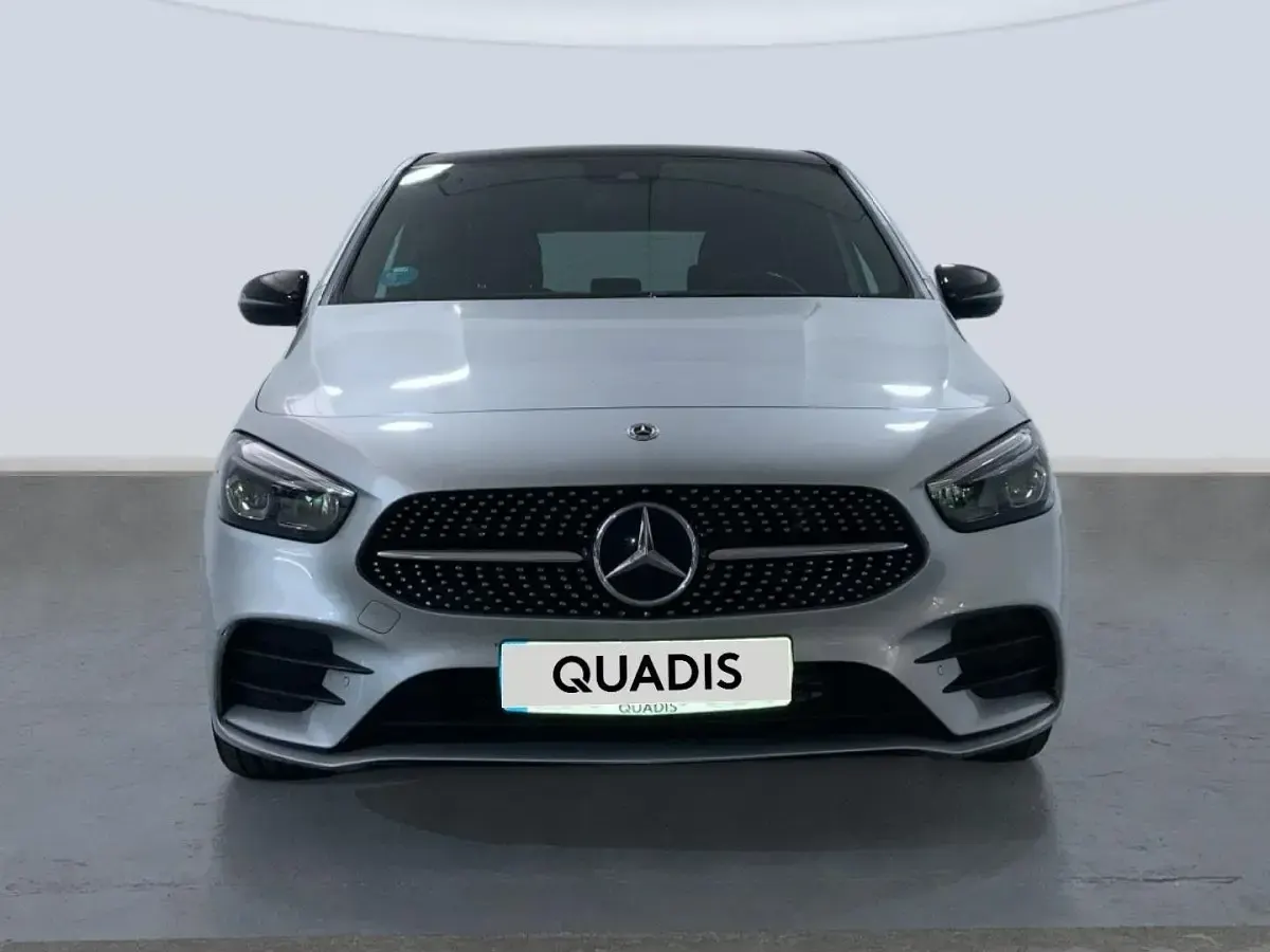 Usado Mercedes B200 150 CV (110 kW) 2022 Gris plata Utilitario