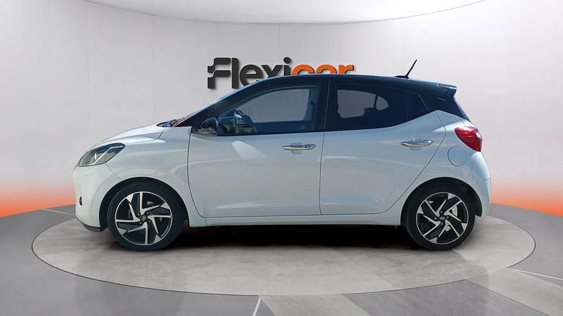 Usado Hyundai i10 84 CV (61 kW) 2021 Gris Utilitario
