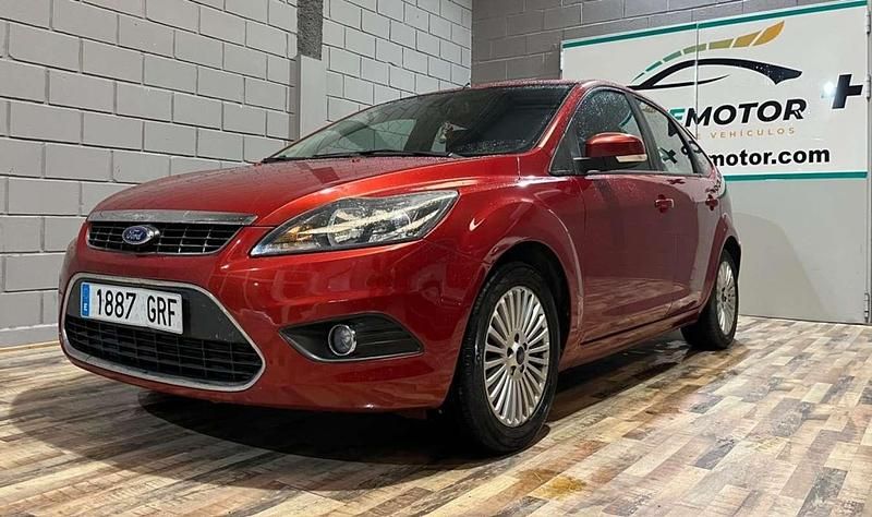 Käytetty Ford Focus Titanium 109 HP (80 kW) 2009 Oranssi Viistoperä